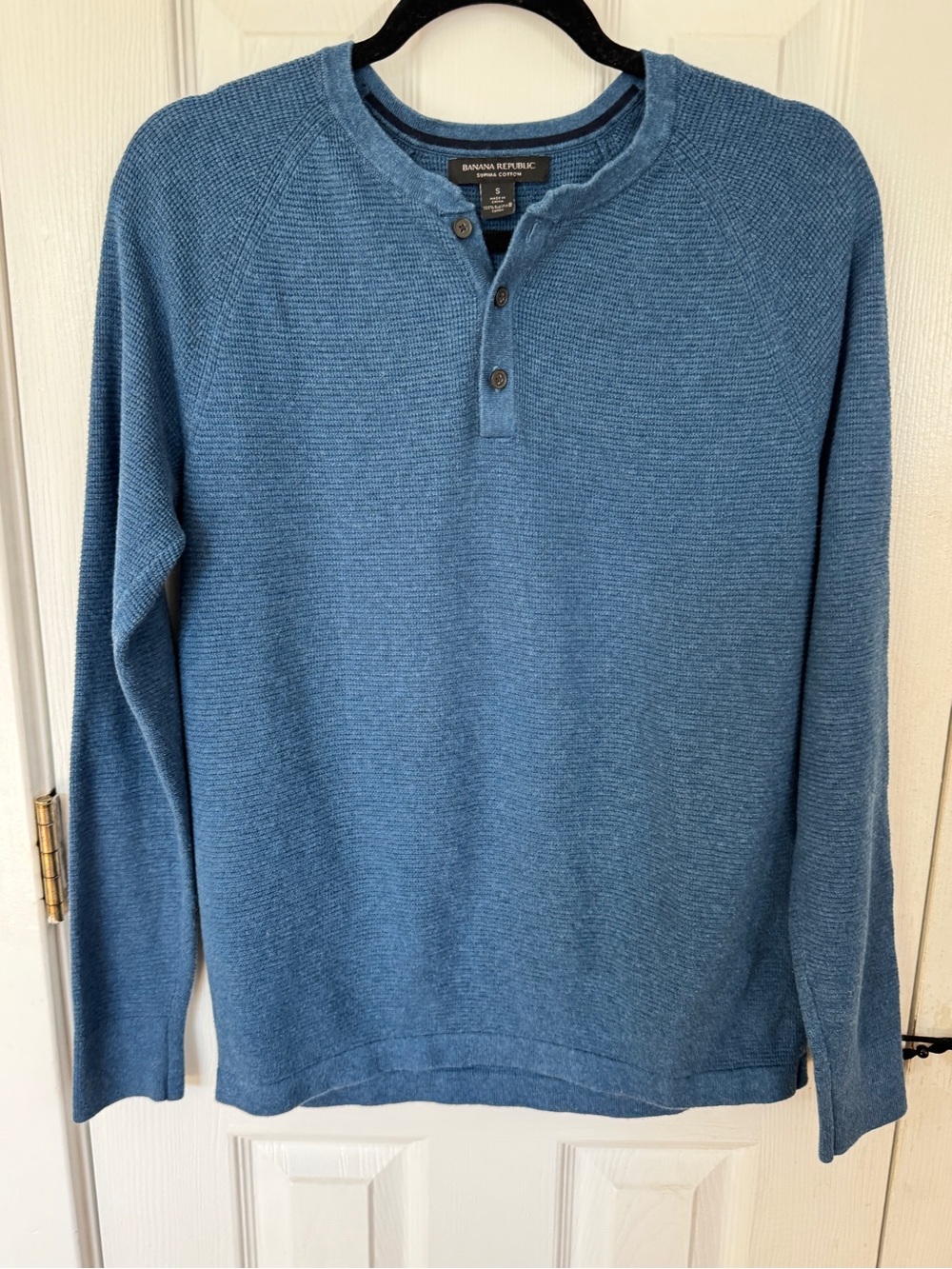 Banana Republic Men’s Light Blue Crewneck Henley Sweater size small